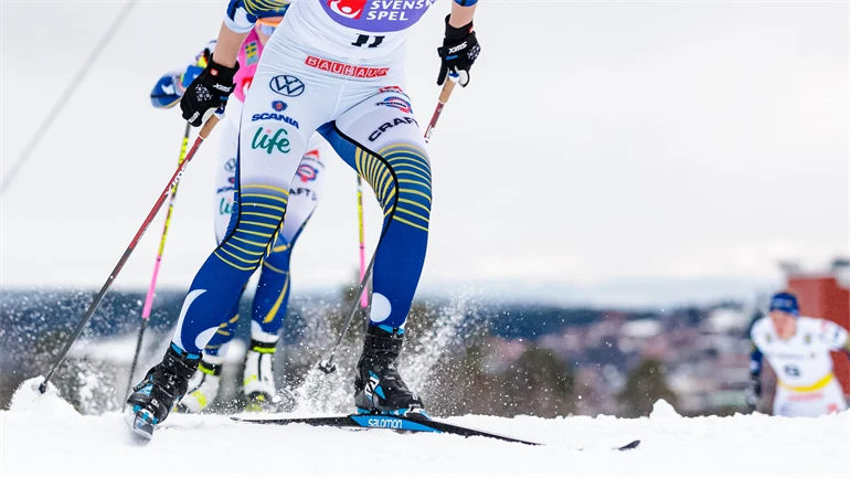 Kvinnlig skidåkare